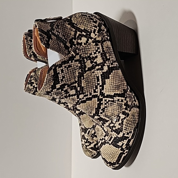 Mata Valentina Bootie Ankle Boot Snake Skin Animal Print Zipper Stacked Heel 10 - Picture 7 of 13